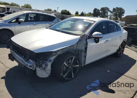 2016 Volvo S60 Polestar из США, поврежденный, VIN YV149MTS6G2414579